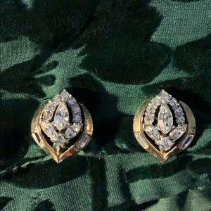 Vintage Trifari goldtone rhinestone clip earrings